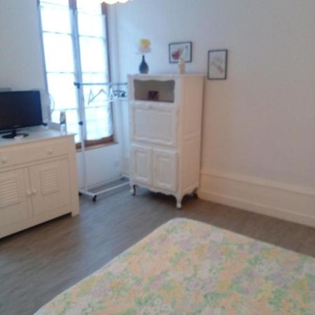 Vieux-Cognac, Chambre Avec Sa Salle De Bain Privative Apartamento Exterior foto